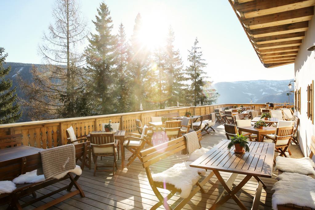 Almdorf Seinerzeit Hotel Wiedweg Ngoại thất bức ảnh