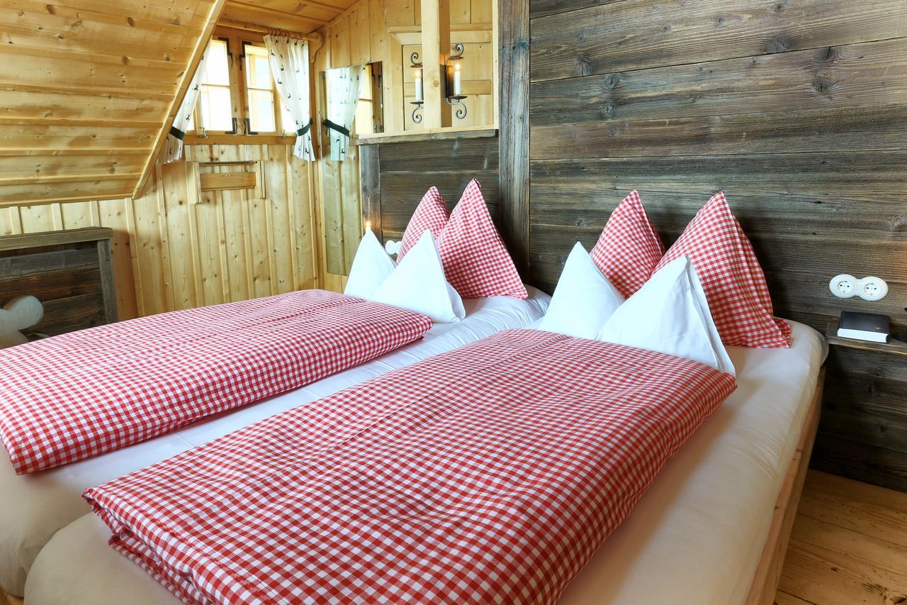 Almdorf Seinerzeit Hotel Wiedweg Ngoại thất bức ảnh